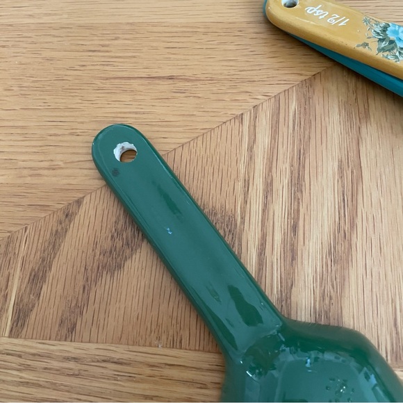 Pioneer Woman Floral Nesting Measuring Bowls and Spoons - Picture 8 of 8